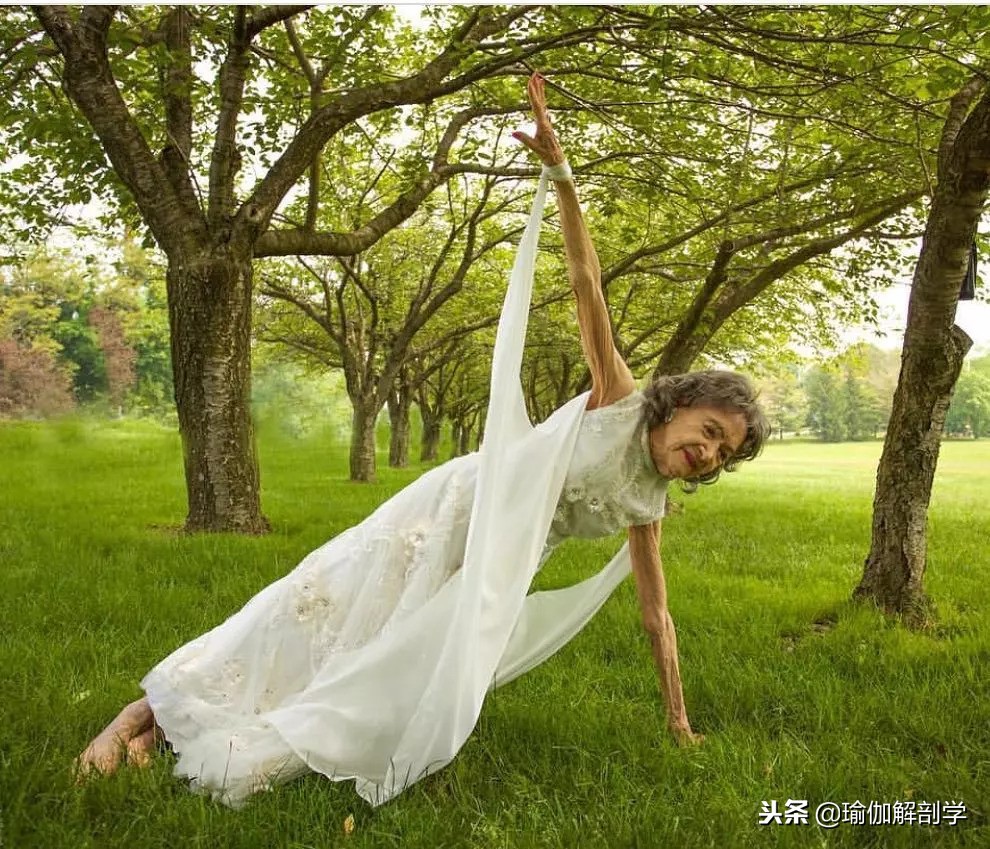 瑜伽性别歧视,瑜伽的年龄对照表