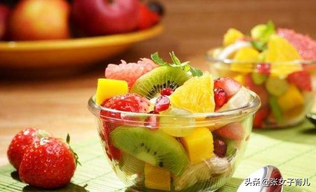 坐月子的妈妈该吃哪些好水果,宝妈坐月子应该禁忌吃什么水果