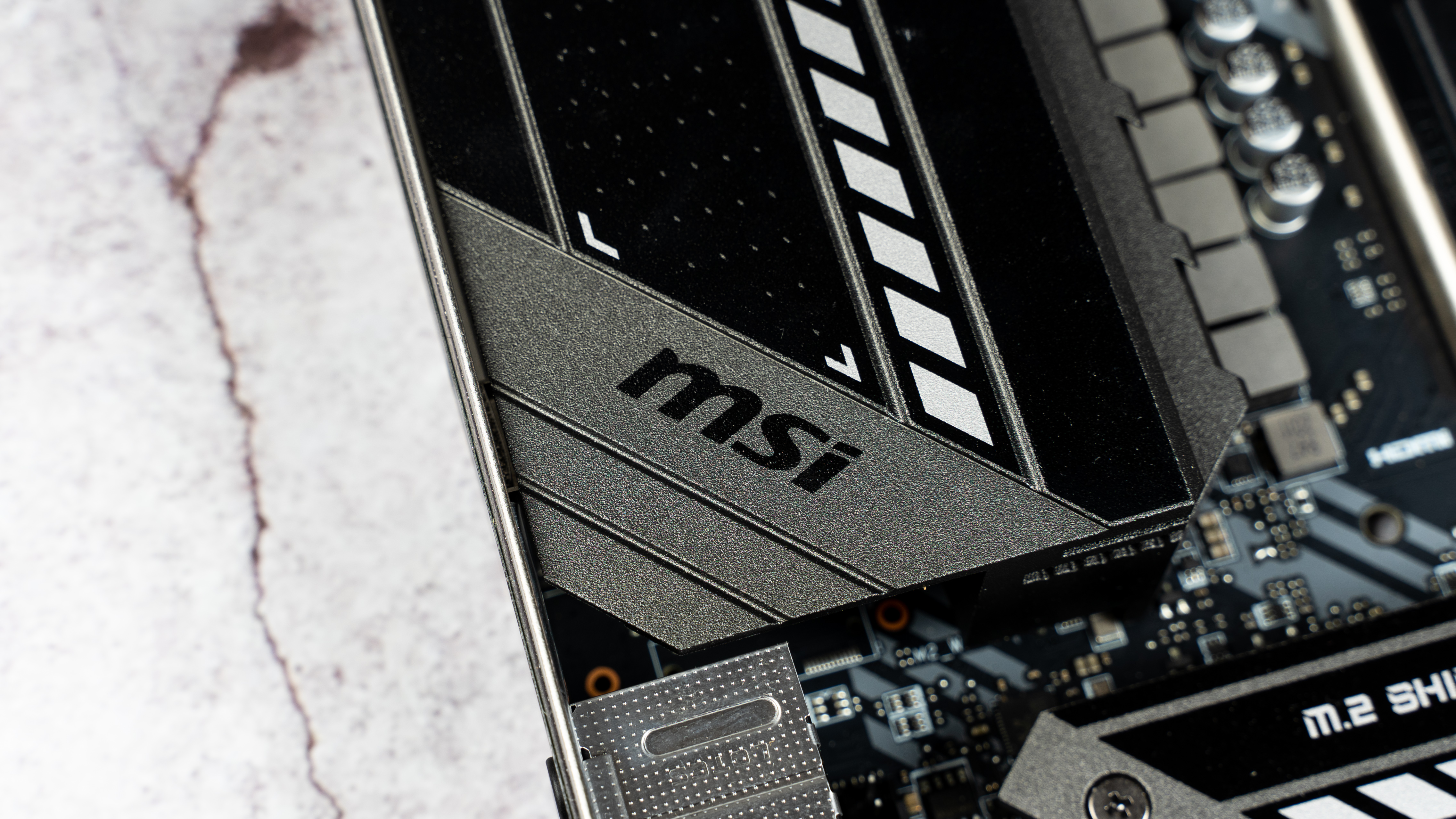 无显卡主机可以装显卡吗,无显卡主机自己怎么装显卡