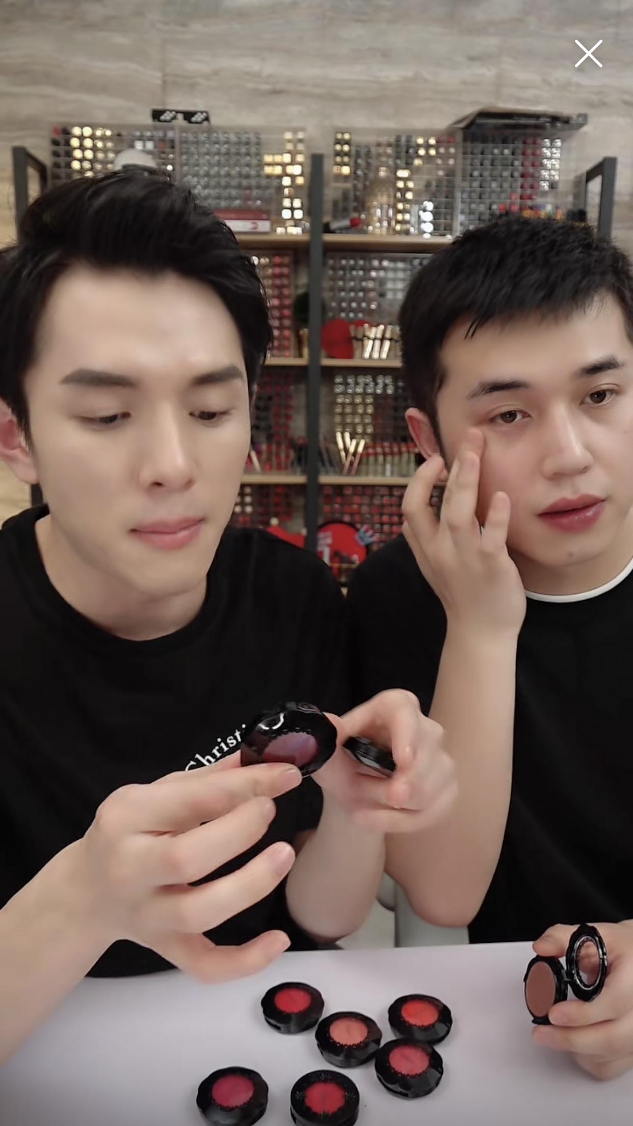 李佳琦力荐的平价口红，用后持久滋润不拔干，效果碾压“阿玛尼”