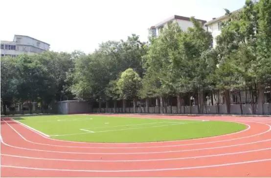 东城根街小学b区是不是学区,东城根街小学好还是石笋街小学好