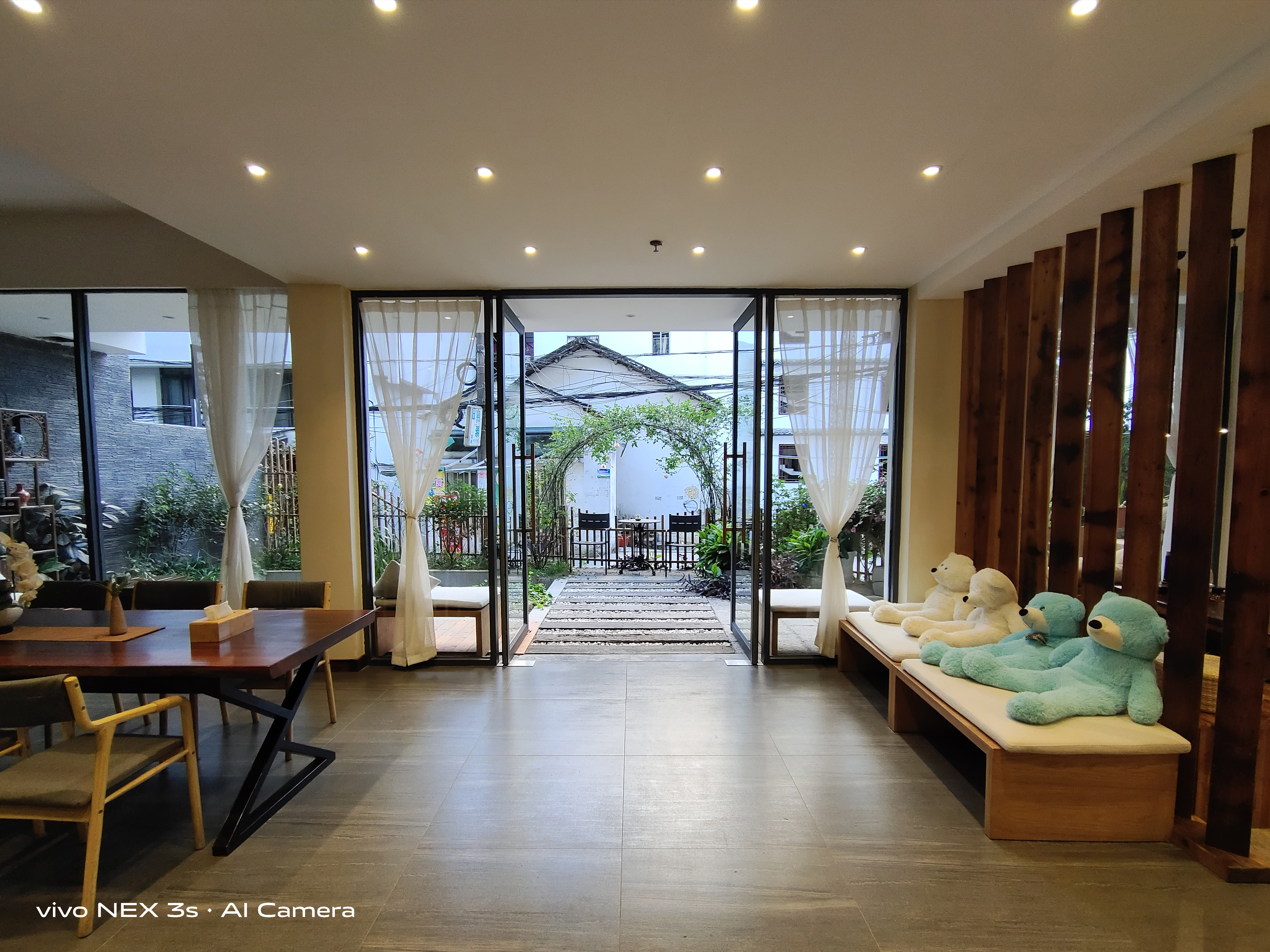 nex3和nex3s外观有什么区别,vivonex3对比华为mate30pro