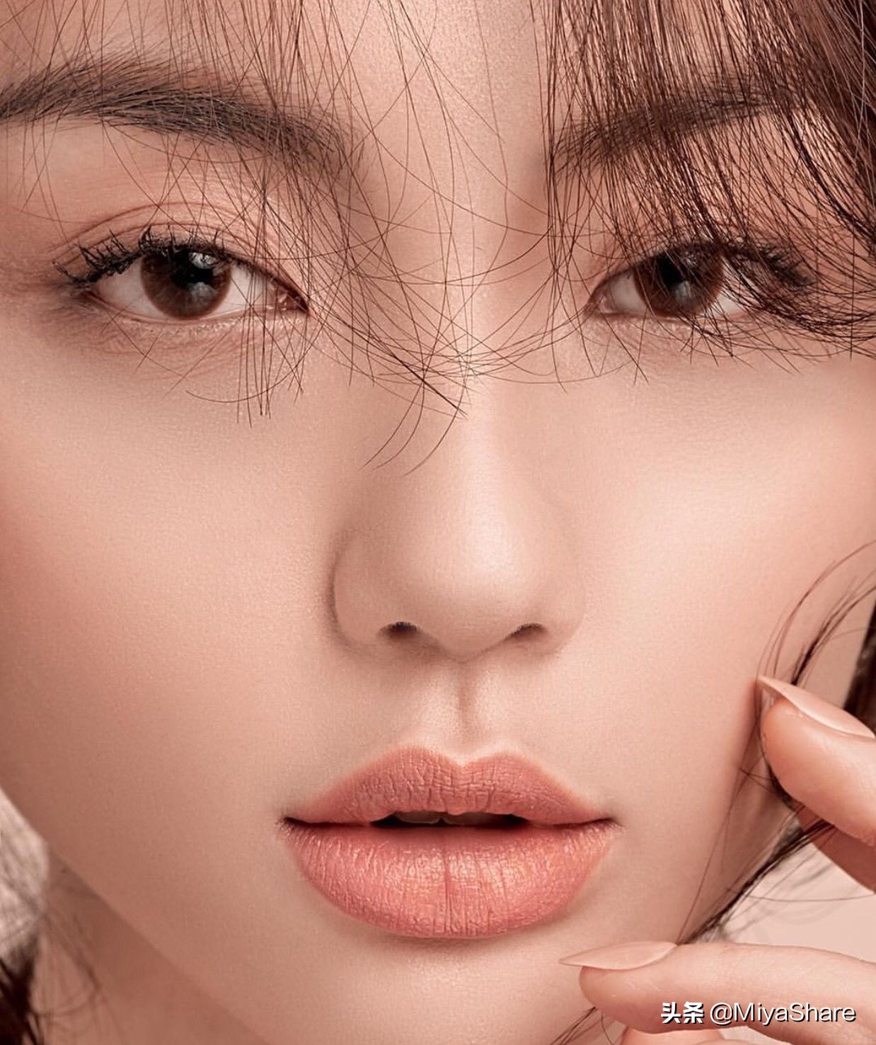 怎样能让底妆干净透亮,想让妆容干净持久选对底妆很关键