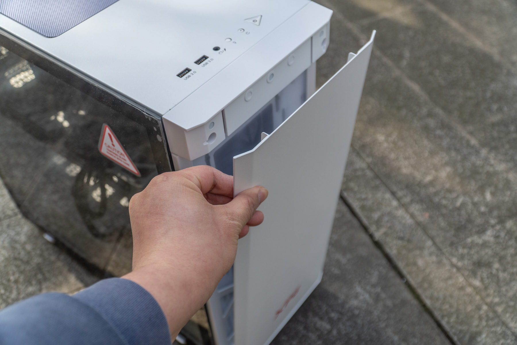 xpg入侵者机箱风扇,威刚xpg入侵者机箱教程