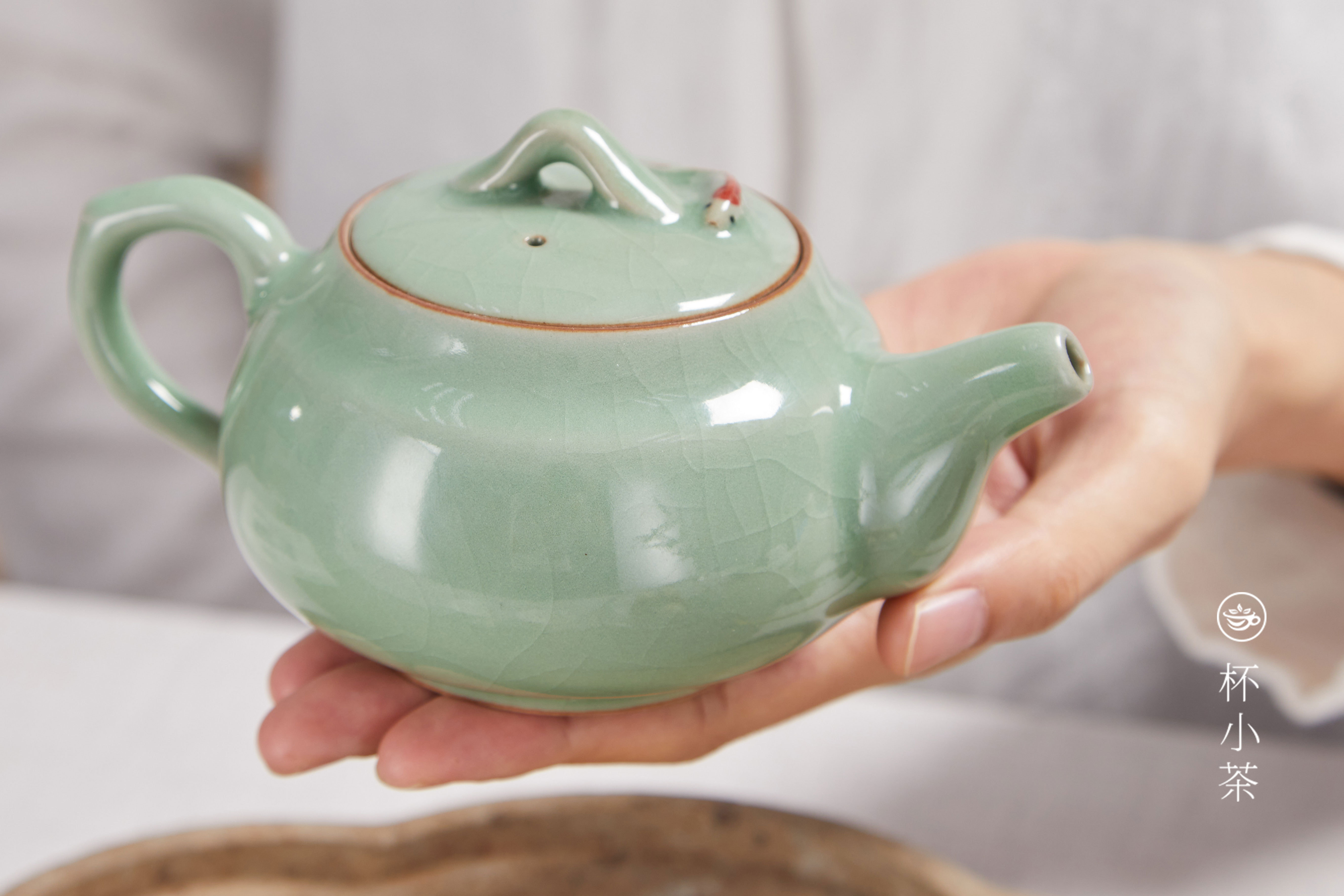 茶杯裂开了是什么原因,茶杯突然破裂是何征兆