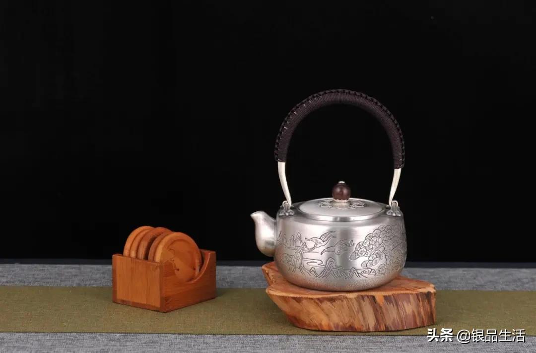 寒夜客来茶成酒一片冰心在玉壶,寒夜客来茶当酒一片冰心在玉壶