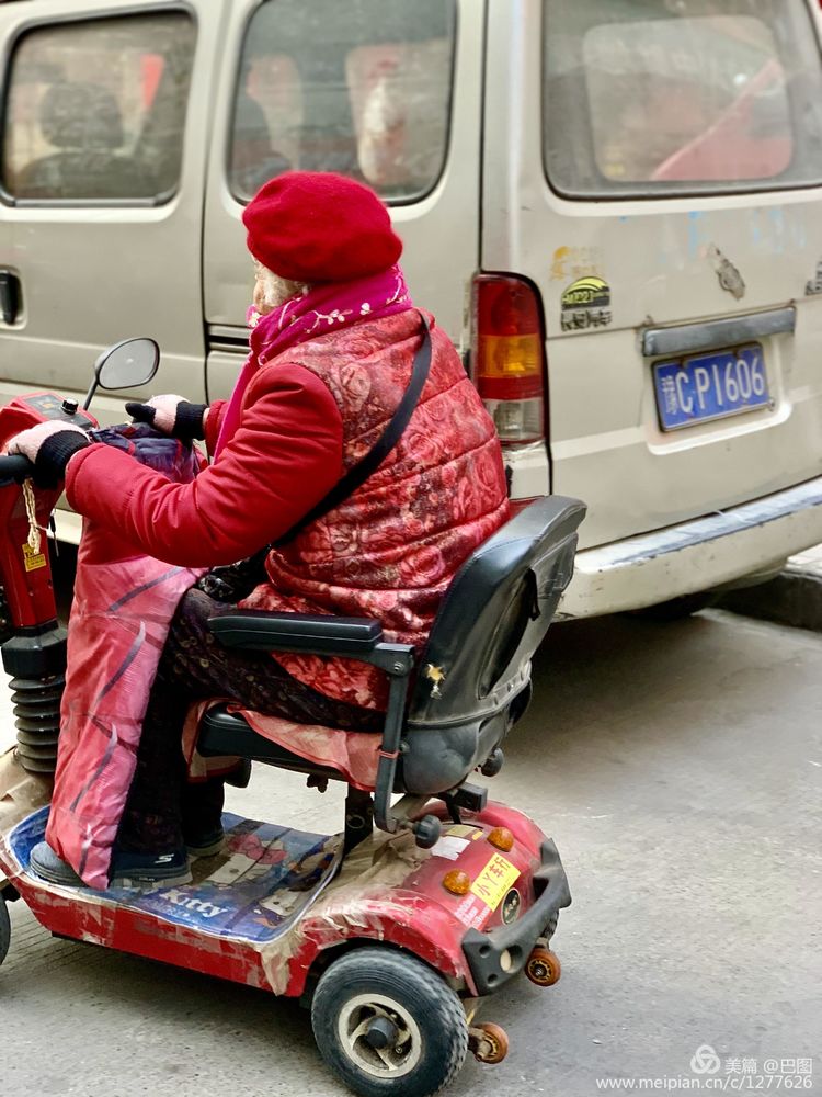 手机拍洛阳,涧西牡丹广场老照片