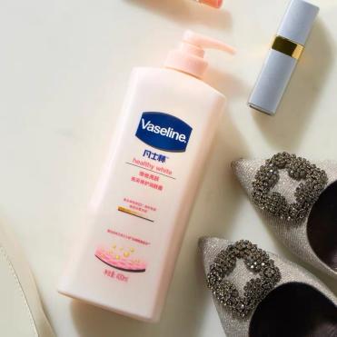 超级有效的身体乳,抹了一下子变白的身体乳