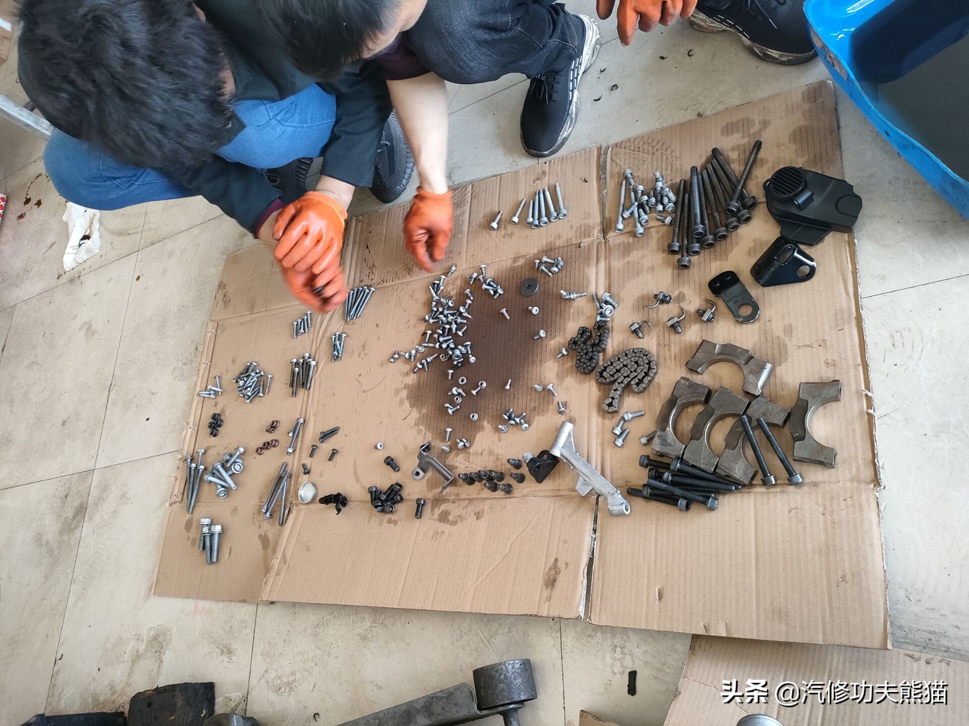 2011款奥迪q5烧机油怎么彻底解决,奥迪q5三代ea888发动机烧机油原因