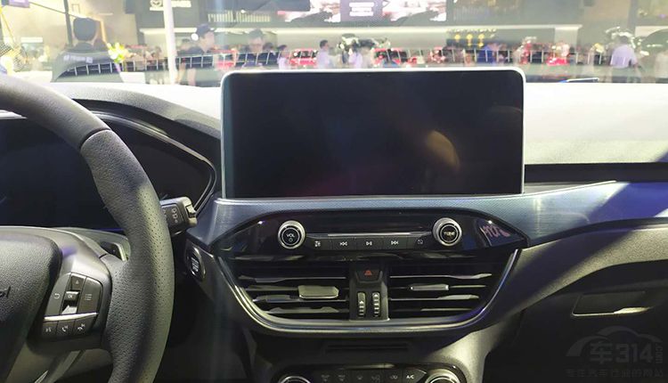 福特福克斯active评测,19年福特福克斯active顶配