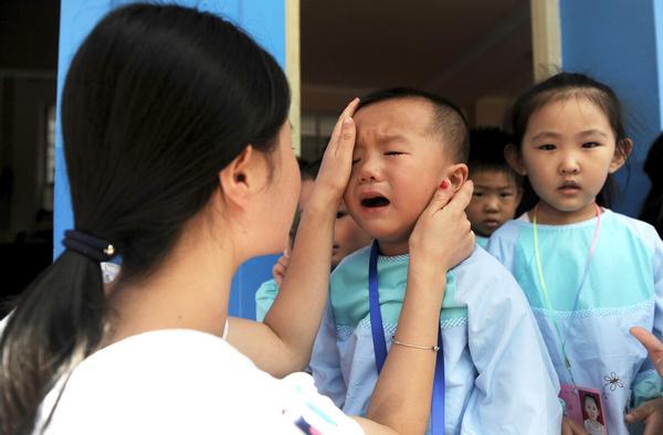 入园一哭一整天？宝宝开园三种焦虑，根源可能在父母身上