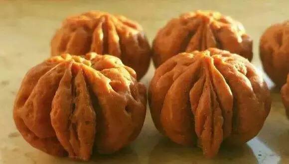 去扫墓戴什么手串辟邪,桃核辟邪佩戴图片