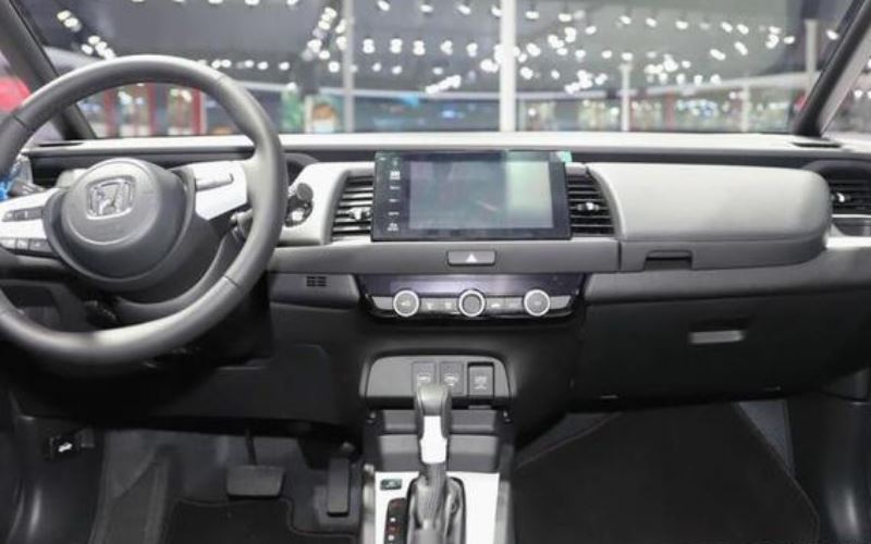 本田飞度成都车展上市,配置车顶行李架+黑轮眉,竞争丰田威驰