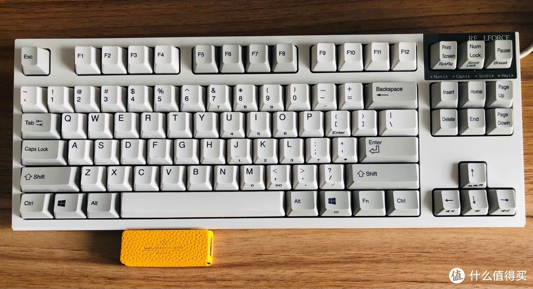 冷淡风生产力:MacBook、苹果11ProMax、燃风键盘、索尼Z1R耳机