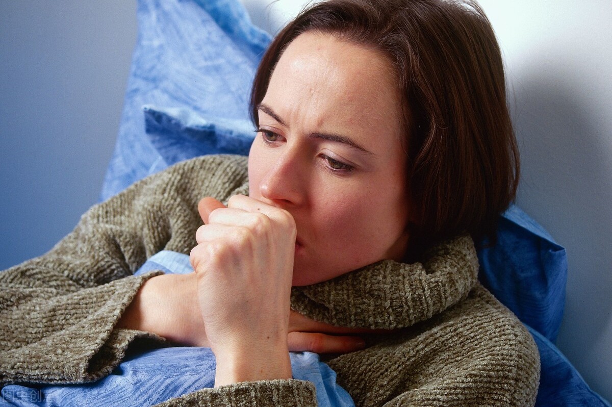 我咳嗽痰多前胸后背疼痛是什么病,前胸后背痛还咳嗽