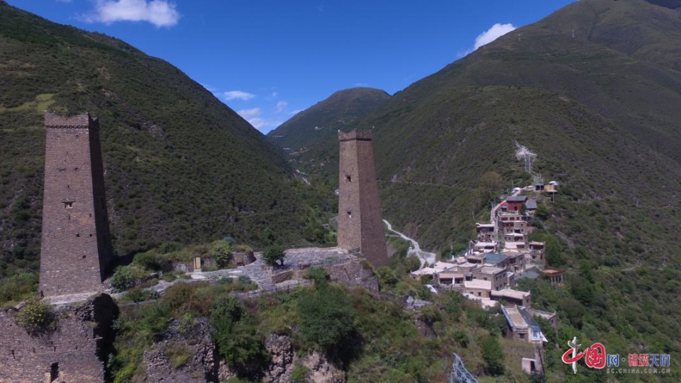 大美新阿坝|马尔康松岗村与柯盘天街演绎现实版“变形记”