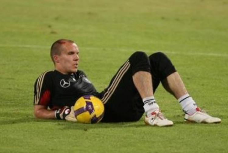 盘点足球场上十大感动落泪瞬间,足球场上感动一幕