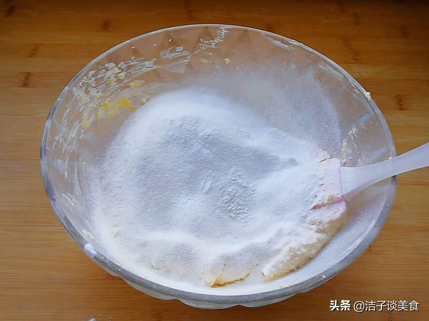 酥软玛格丽特饼干配方,酥到掉渣的玛格丽特饼干怎么做