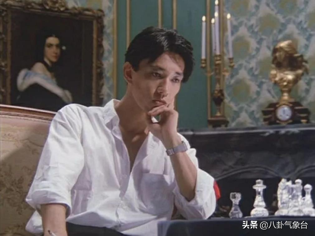 邬君梅近照风情万种,邬君梅坦言当过小三