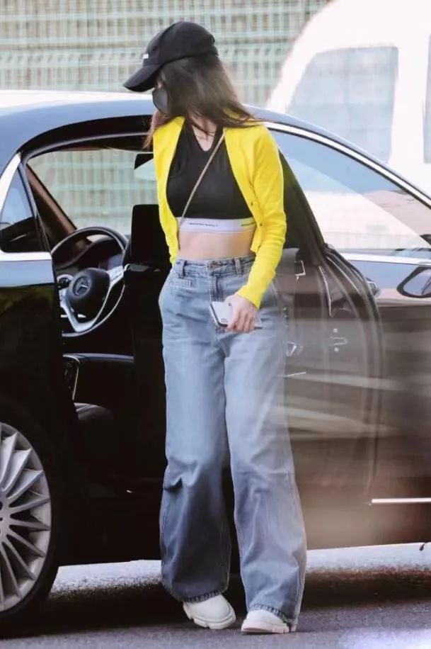 baby大秀事业线肋骨尽显瘦脱相,baby瘦胸前肋骨