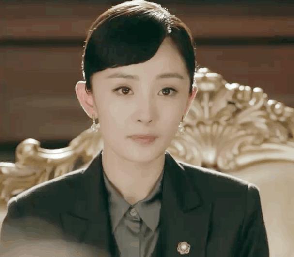 杨幂短发波波头教程,杨幂斜分发型怎么剪