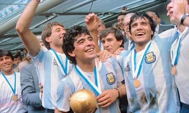 瓦妮莎悼念科比,马拉多纳瓦妮莎