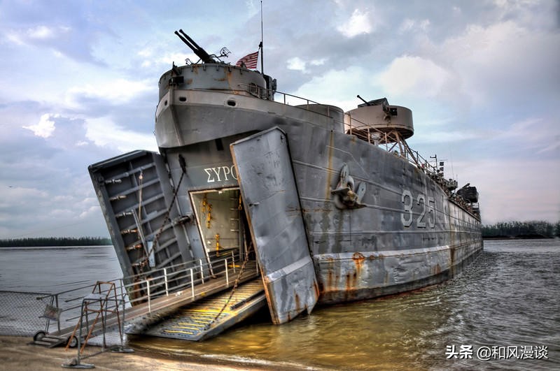 lst100两栖登陆舰,lst大型登陆舰