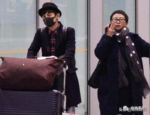 和小鲜肉牵手摸脸，又让人想到他7年前的瓜…