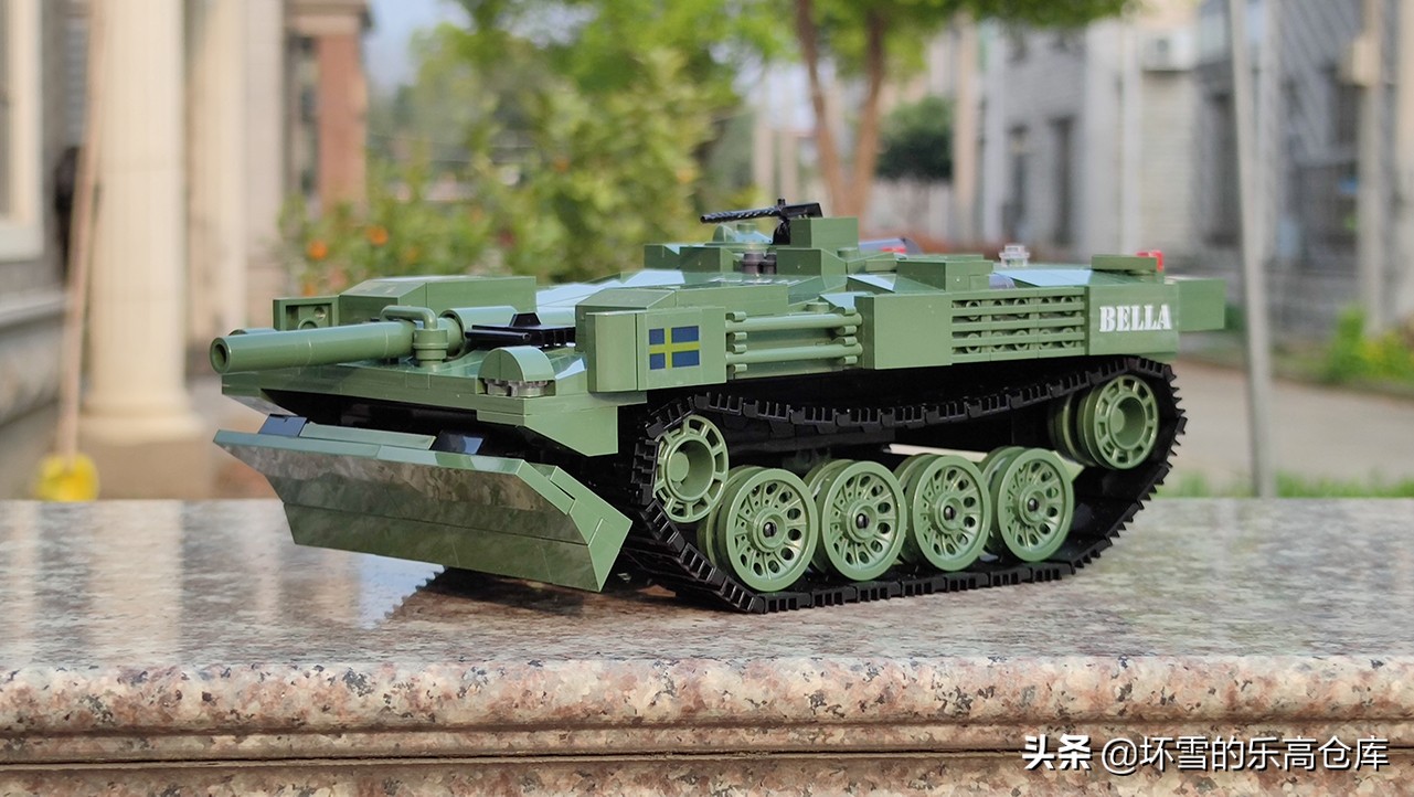 cobi积木坦克世界联名款开箱,坦克世界strv103b值得玩吗