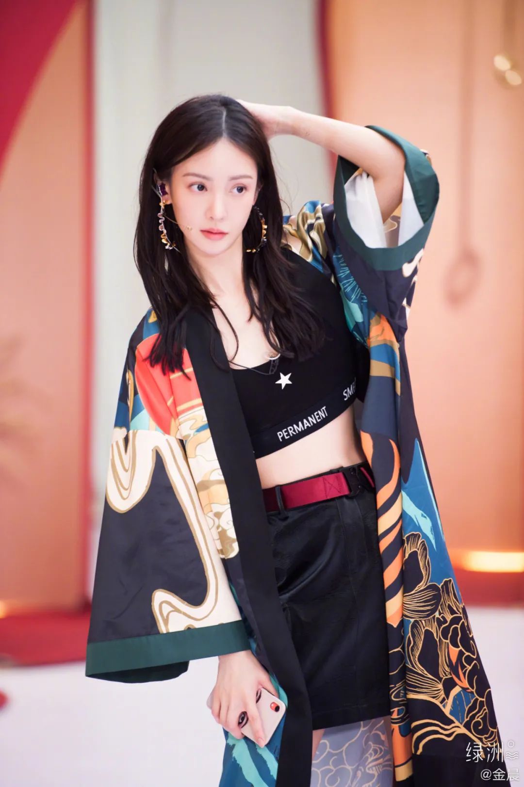 满大街都是浓浓的过节气息,满大街都是国风的衣服