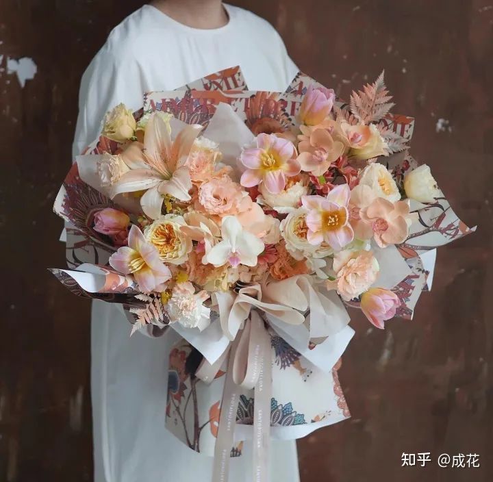 卖花包装纸选什么颜色,新手开花店怎么选择包装纸