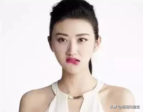 这5种坏习惯很多人常做,哪些坏习惯会使嘴唇变厚