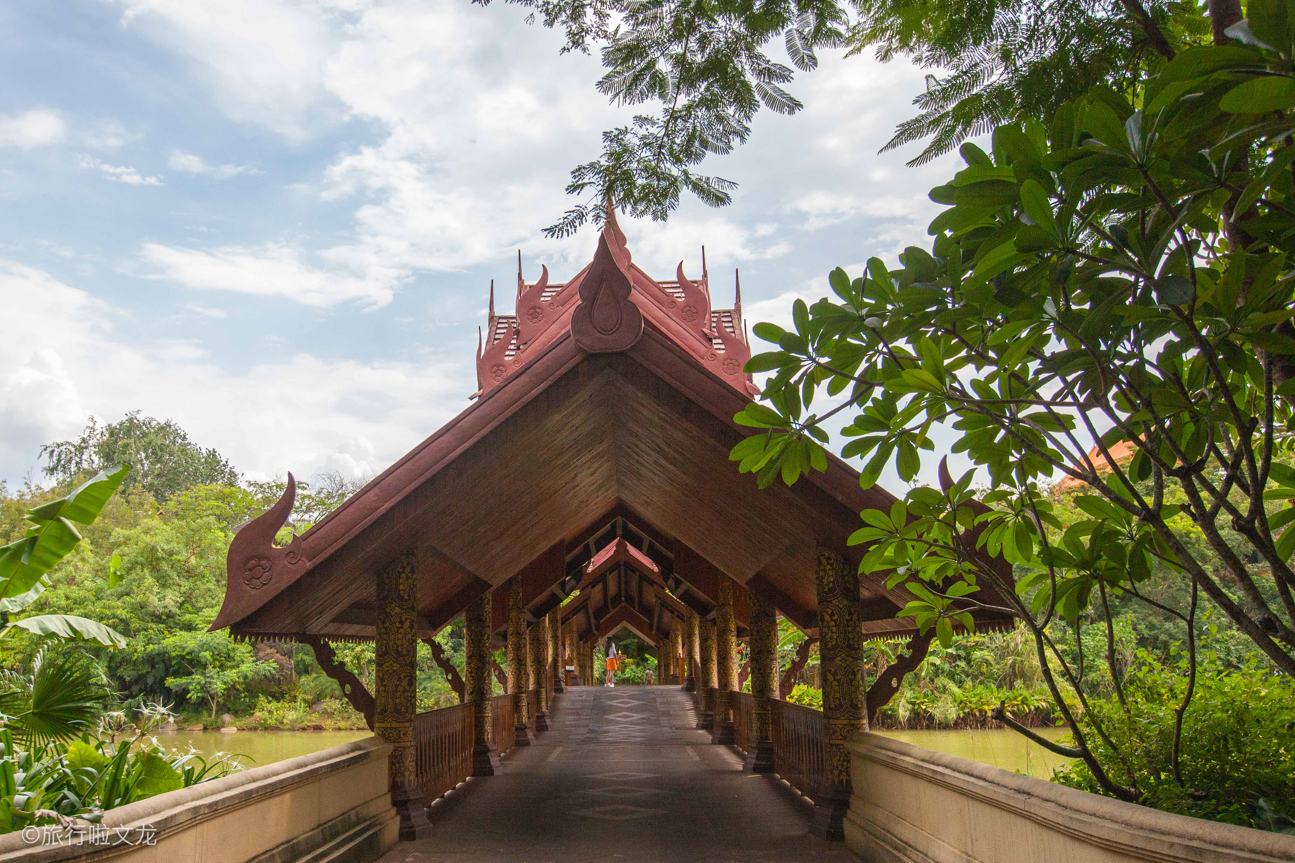 西双版纳旅游攻略曼迈龙佛寺,西双版纳许愿池风景区