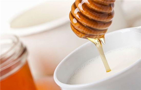 唇干唇纹深是什么原因,唇部唇纹深和多怎么办