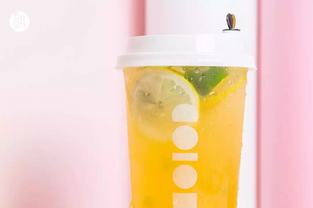 天津人排队排疯了的卡乐巴巴，就想给你点颜色看看~