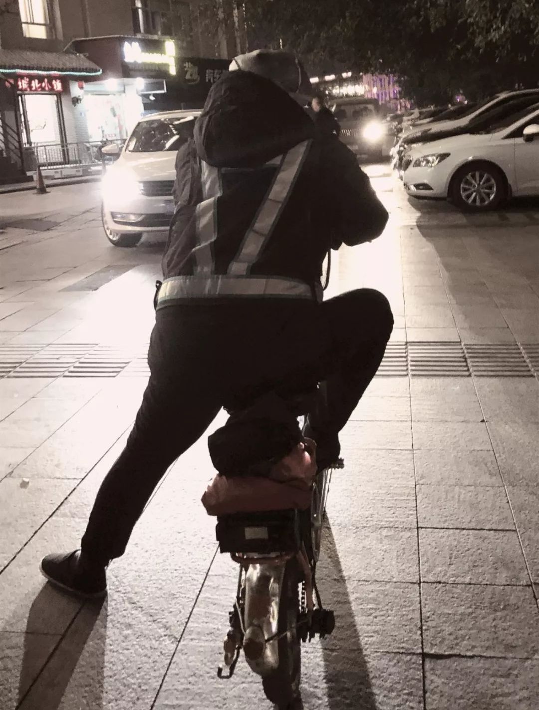 莆田的“午夜骑士”，开遍各种车型，听过很多劲爆八卦