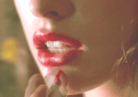 哪款口红显白又好用又持久,秋天好看显白的口红