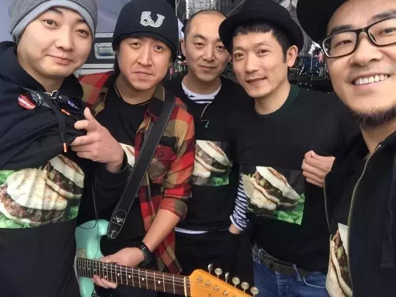 专访黑撒、茶凉粉|永远年轻，永远热泪盈眶