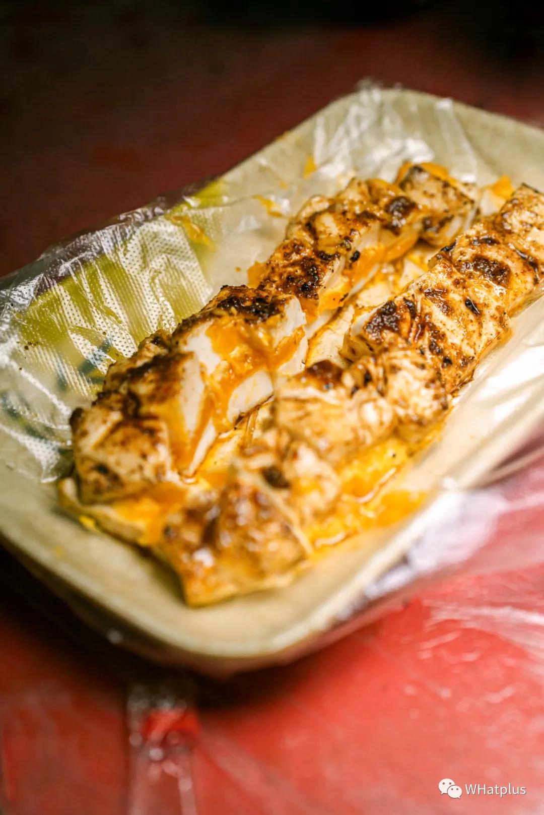 只有3张桌子的小破店，竟然把烧烤做得像米其林3星