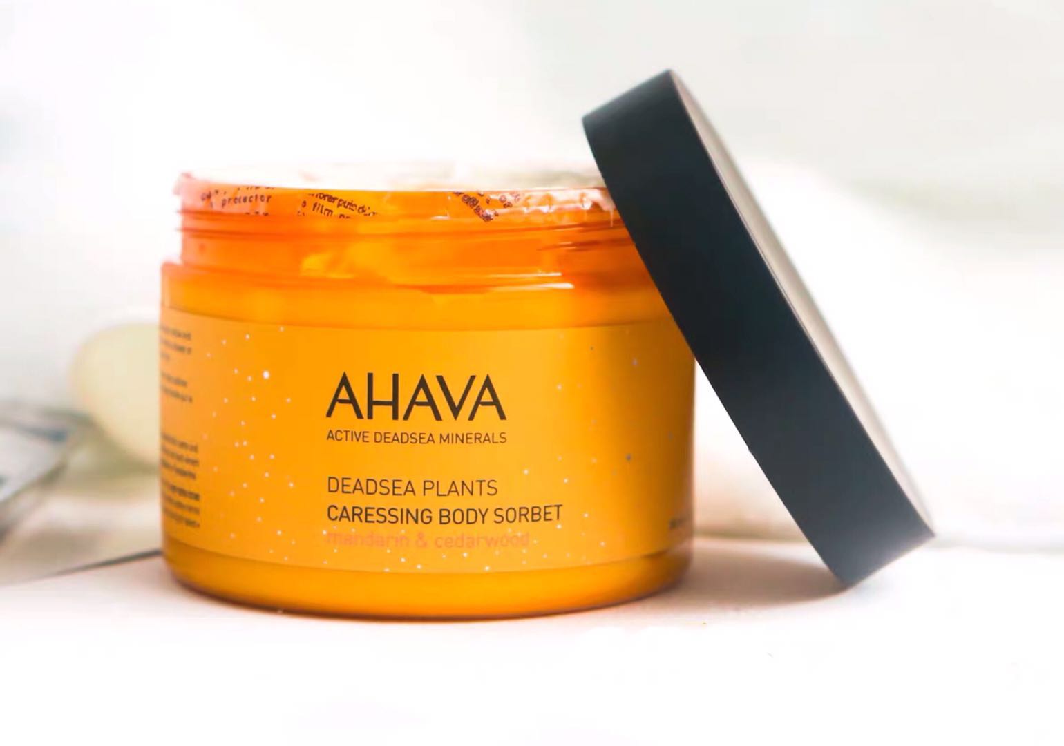 春天身体皮肤干燥怎么办,适合冬天干燥起白色皮屑的身体乳