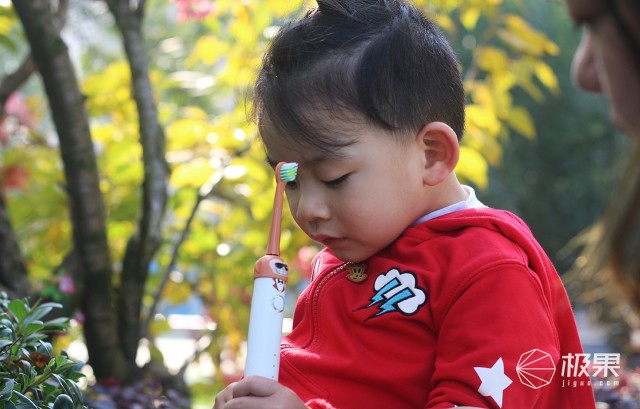 更懂儿童的儿童电动牙刷——iite牙小白S2体验