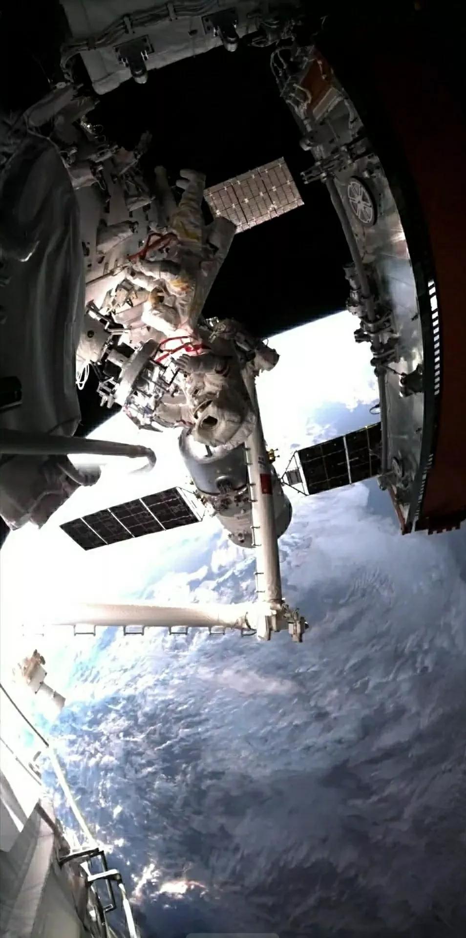 神舟飞船为什么能抗住2000度高温,极端温度挑战