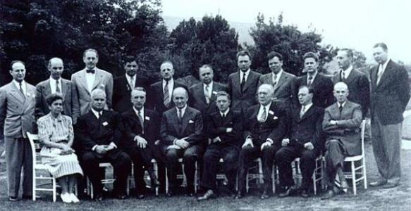 美国是如何剪羊毛的,美国是如何剪世界羊毛的