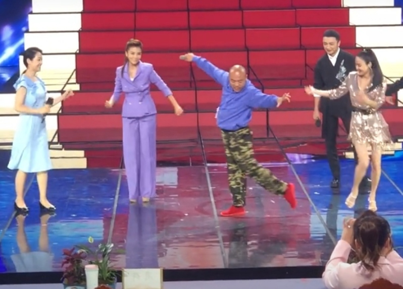 女主持人朱迅魔术,主持朱迅跳舞