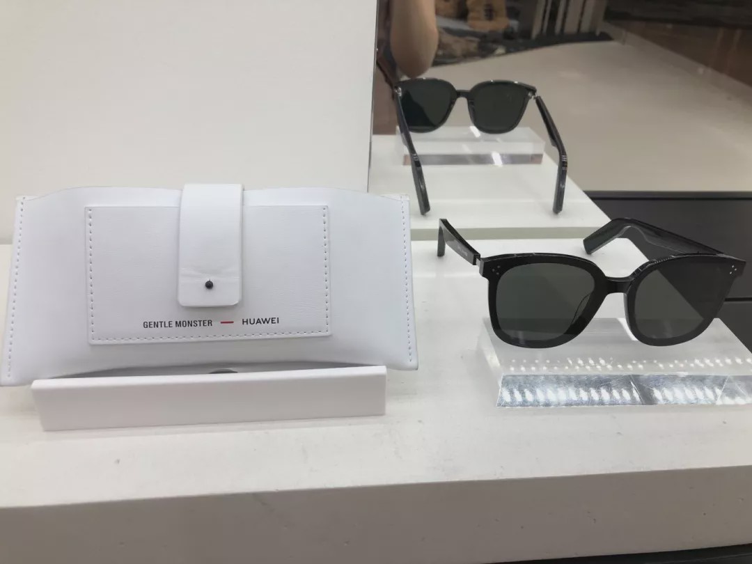 别人夸我耳环漂亮怎么回复,别人说你耳环比人好看你怎么回嘴