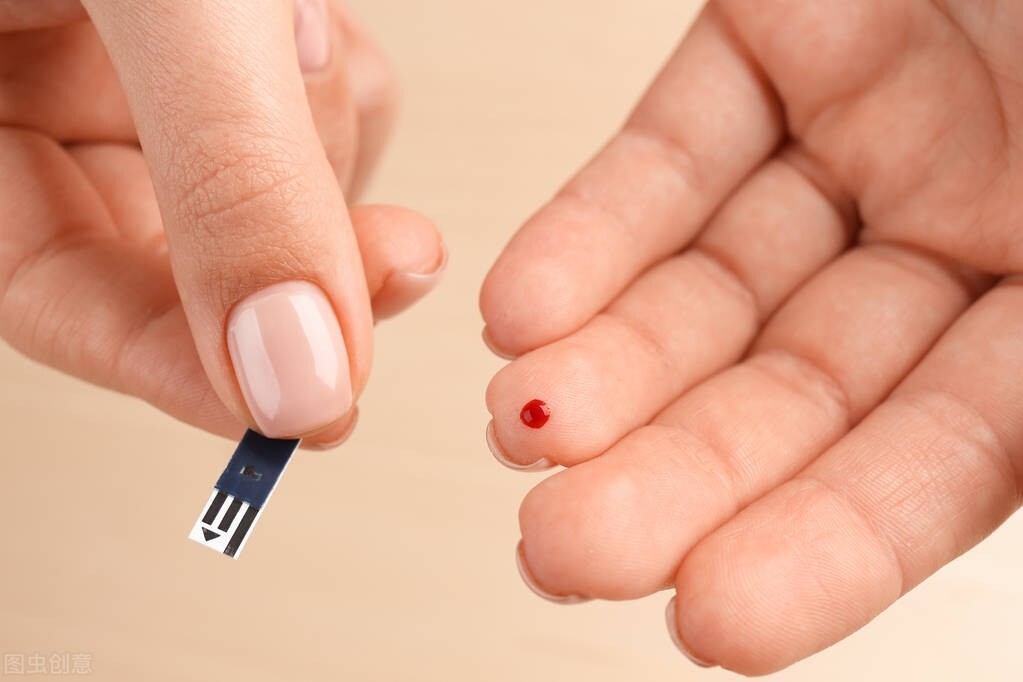 眼睛突发看东西重影,看东西重影模糊恶心是怎么回事