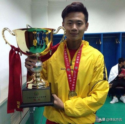 曾是希望之星，中国足坛“大满贯”第一人，重伤前恒大队友惹争议