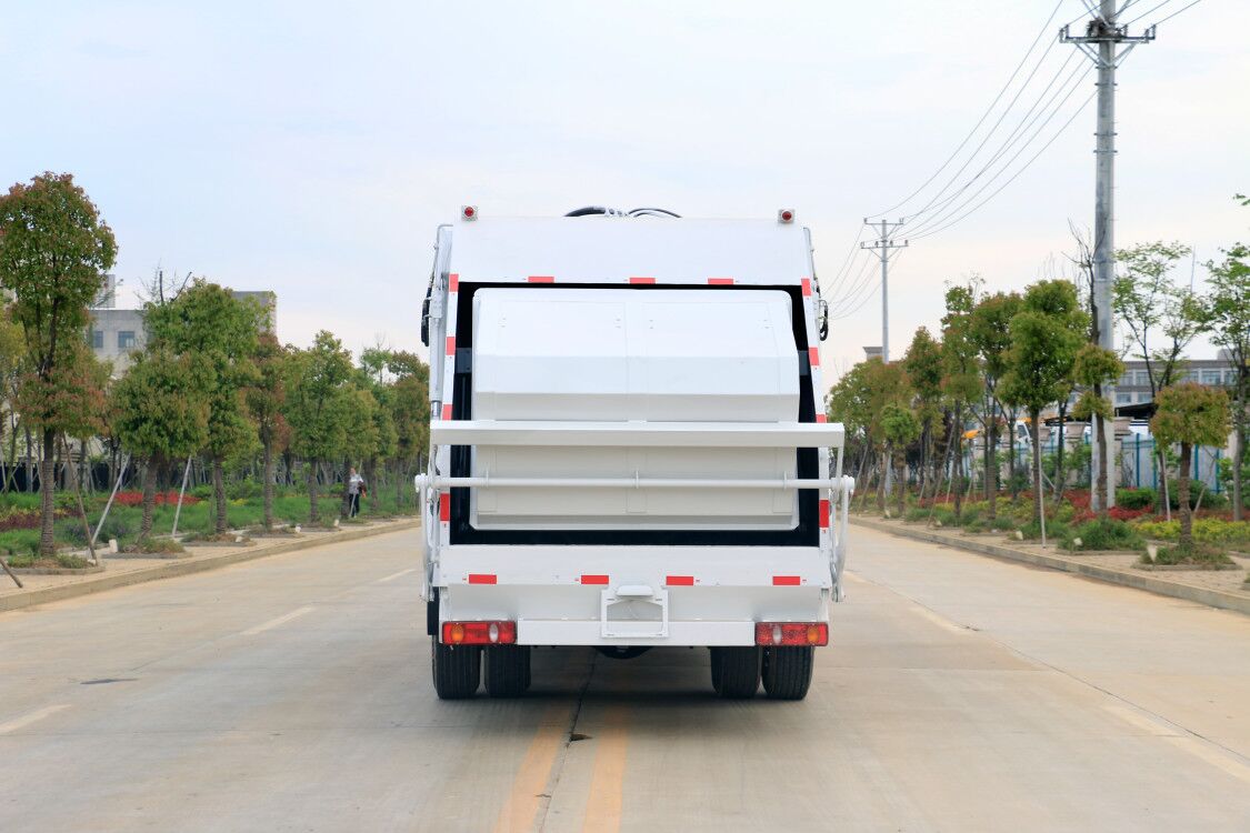 垃圾车卖多少钱一辆,垃圾车为什么那么便宜