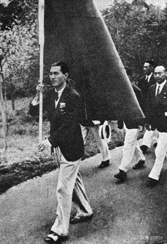 抗日时期国足,从足球场到战场