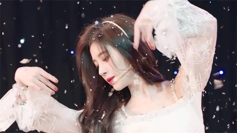 鞠婧祎4000年一遇美少女秒变,鞠婧祎和杨超越照片